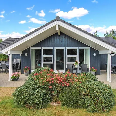 Maureen - 10-5km From The Sea By Interhome *