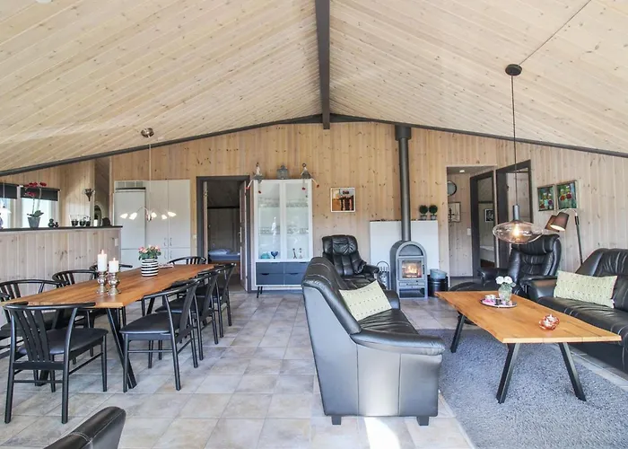 Maureen - 10-5km From The Sea By Interhome *